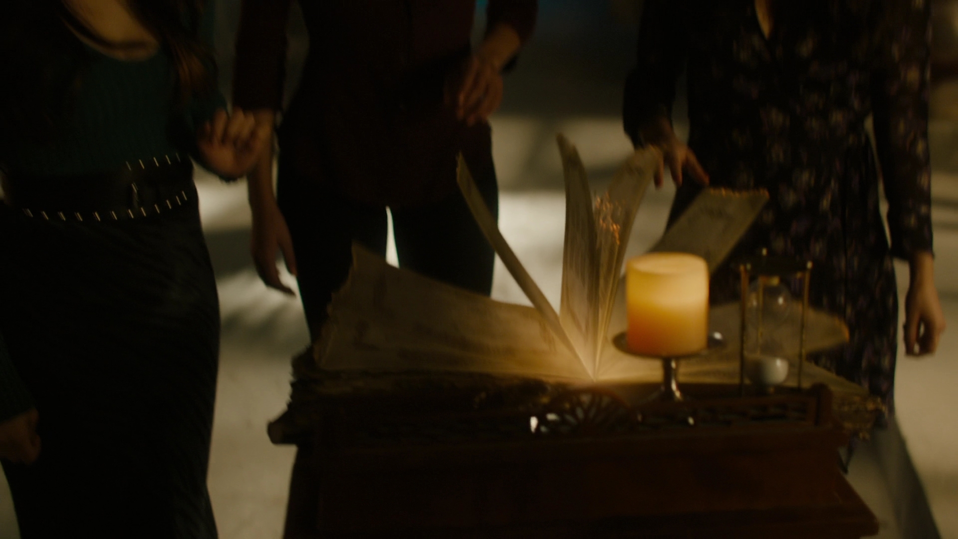 Charmed-Online-dot-nl-Charmed2x13BreakingTheCycle0776.jpg
