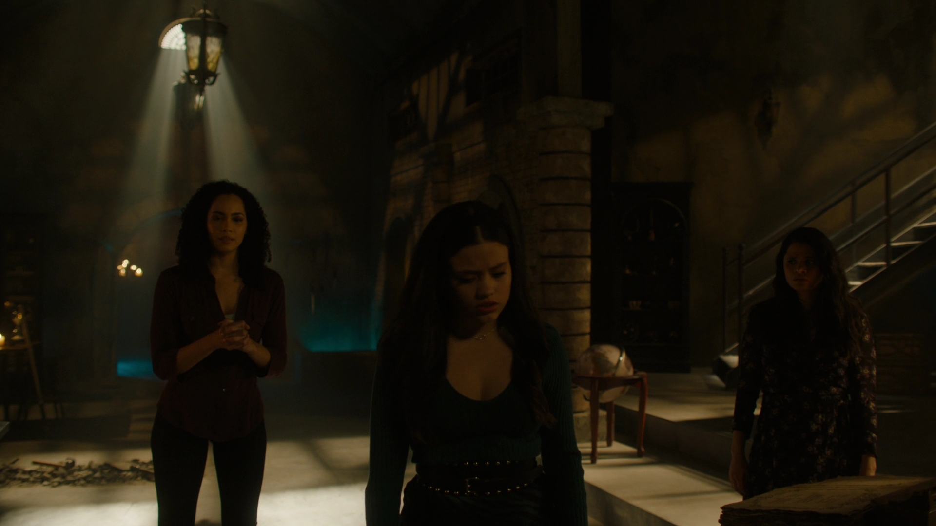 Charmed-Online-dot-nl-Charmed2x13BreakingTheCycle0824.jpg