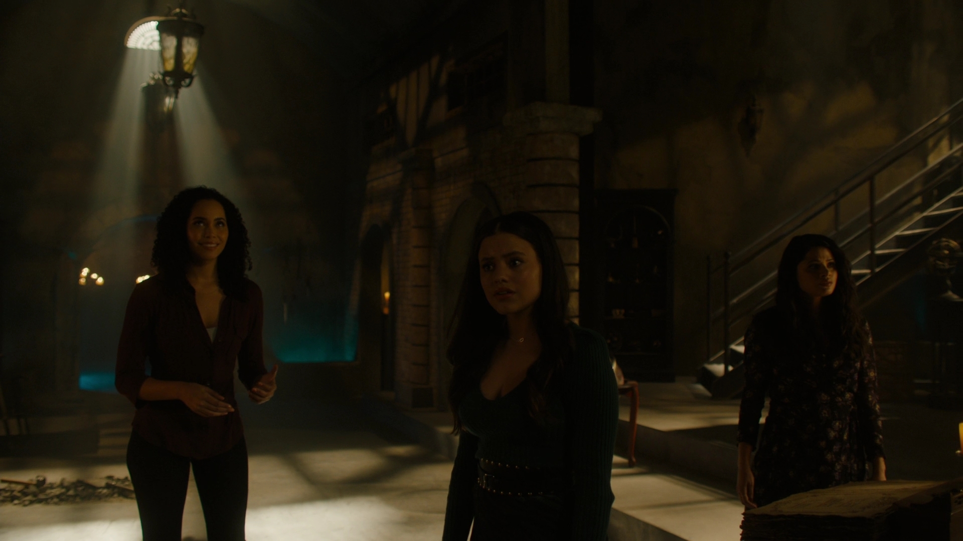 Charmed-Online-dot-nl-Charmed2x13BreakingTheCycle0831.jpg