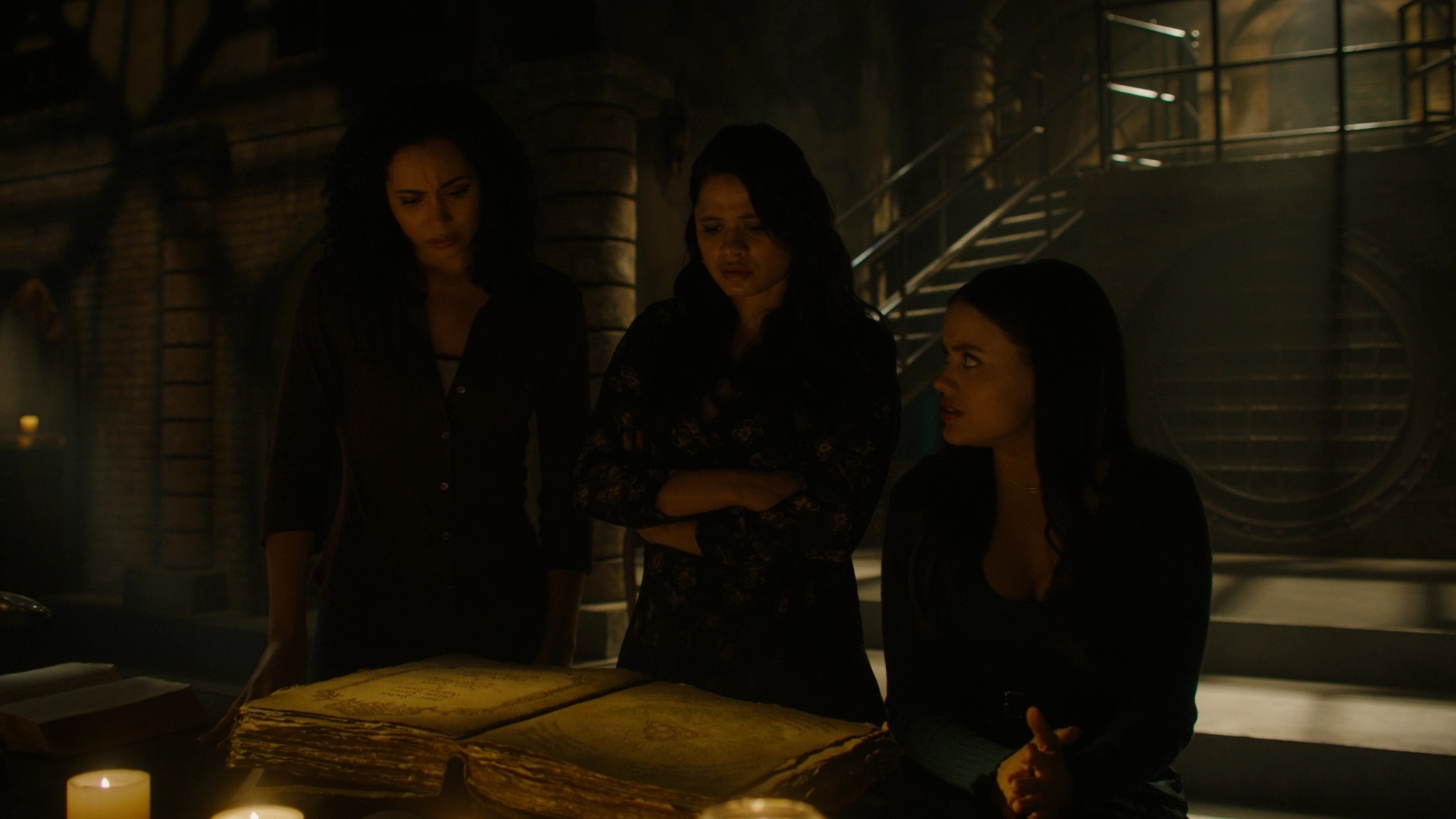 Charmed-Online-dot-nl-Charmed2x13BreakingTheCycle0922.jpg