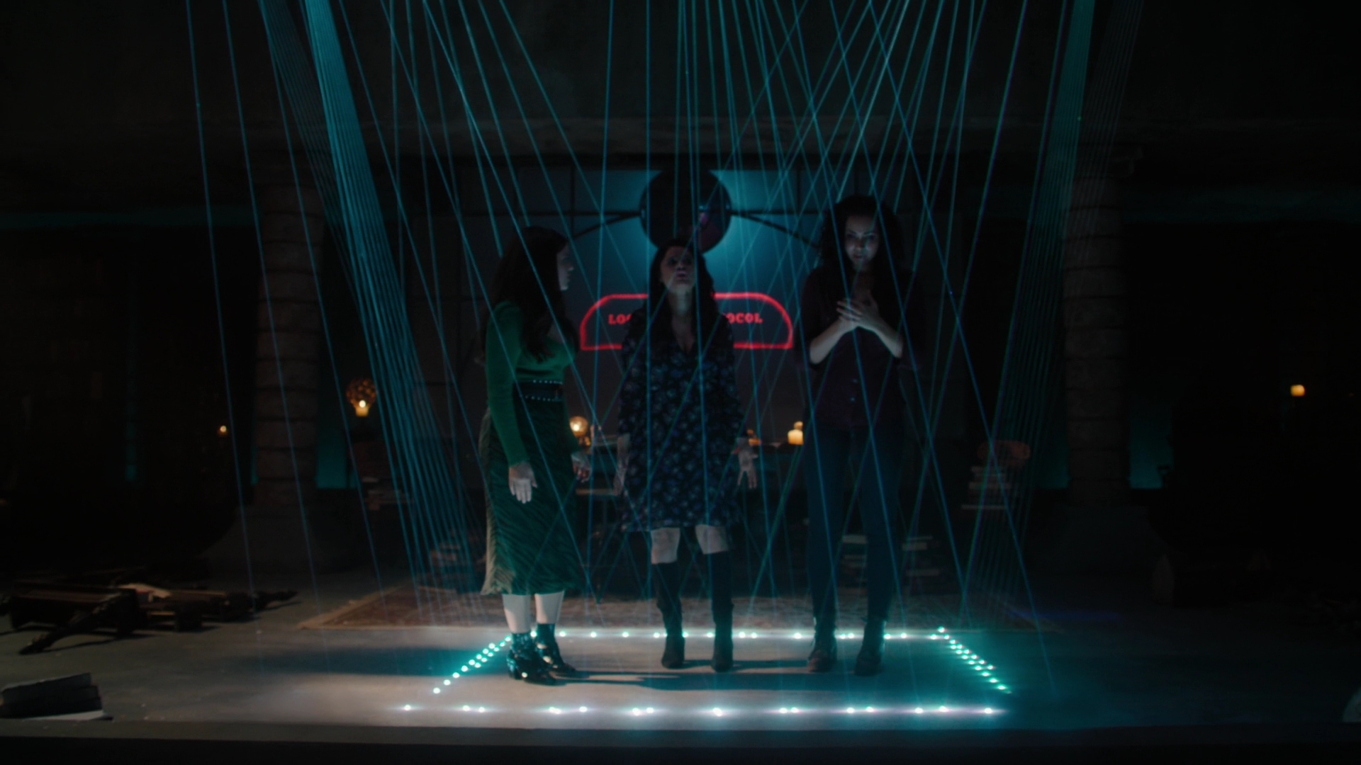 Charmed-Online-dot-nl-Charmed2x13BreakingTheCycle1401.jpg