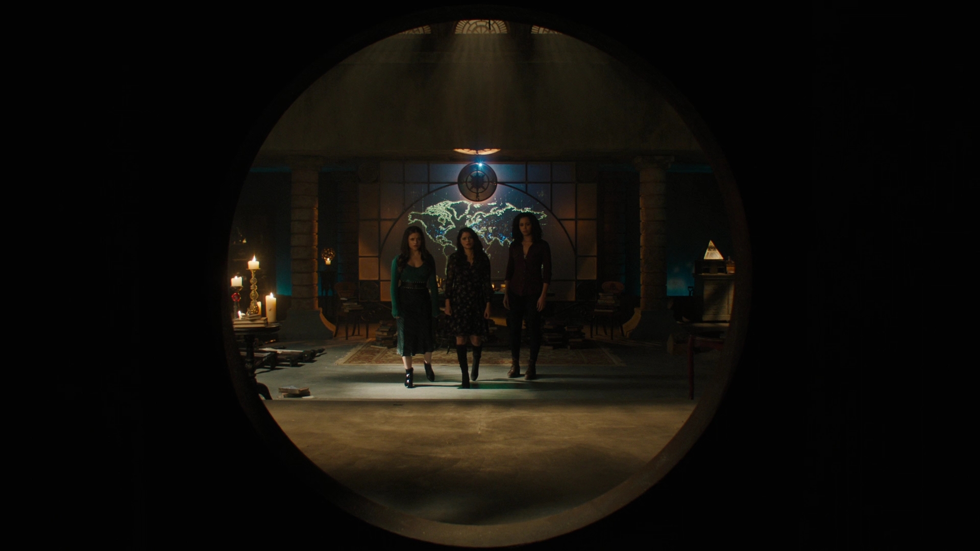 Charmed-Online-dot-nl-Charmed2x13BreakingTheCycle1467.jpg