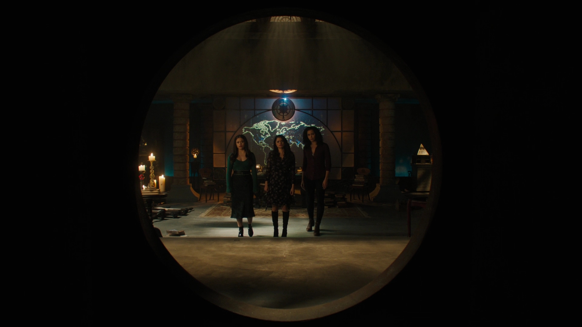 Charmed-Online-dot-nl-Charmed2x13BreakingTheCycle1470.jpg