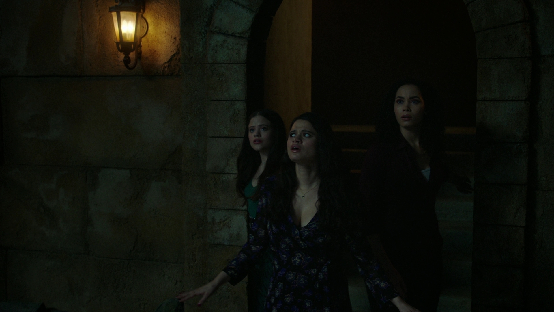 Charmed-Online-dot-nl-Charmed2x13BreakingTheCycle1519.jpg