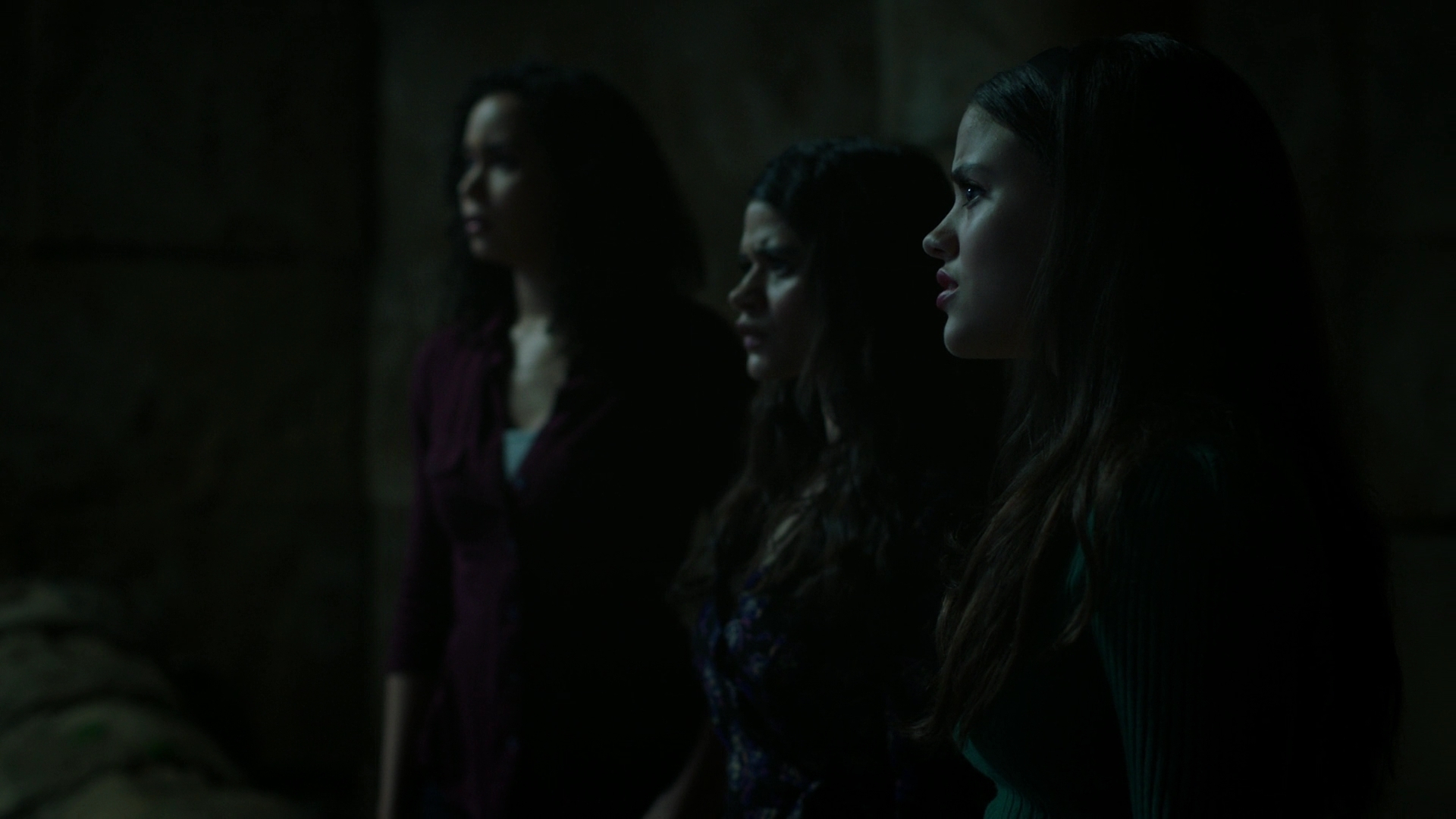 Charmed-Online-dot-nl-Charmed2x13BreakingTheCycle1599.jpg Charmed-Online-dot-nl-Charmed2x13BreakingTheCycle1599.jpg