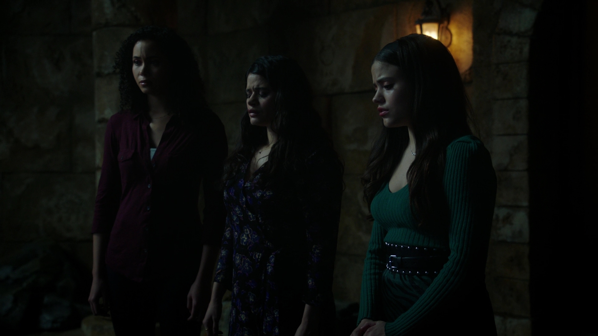 Charmed-Online-dot-nl-Charmed2x13BreakingTheCycle1813.jpg