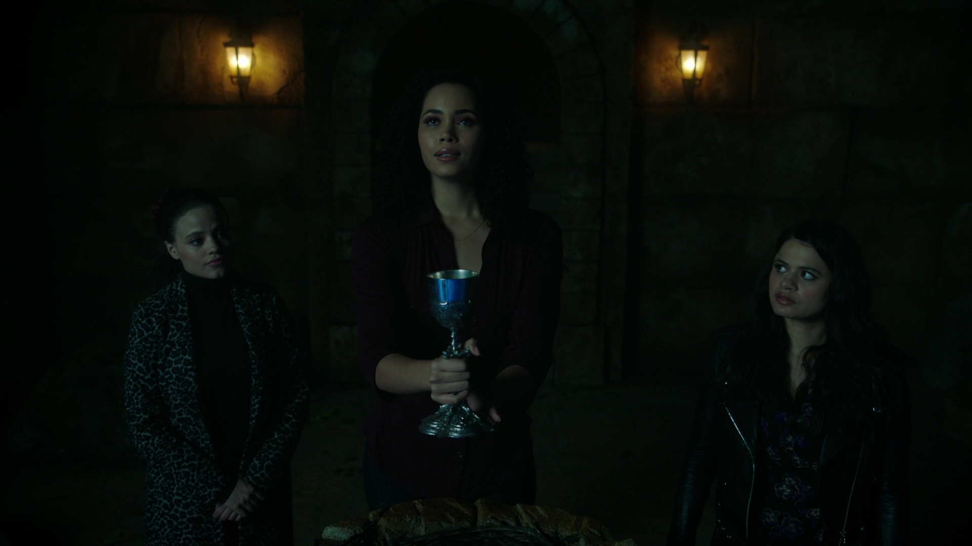 Charmed-Online-dot-nl-Charmed2x13BreakingTheCycle2203.jpg