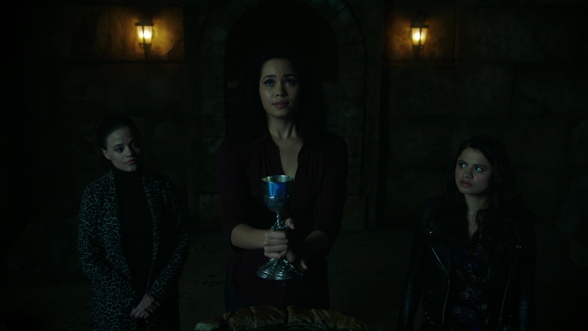 Charmed-Online-dot-nl-Charmed2x13BreakingTheCycle2204.jpg Charmed-Online-dot-nl-Charmed2x13BreakingTheCycle2204.jpg