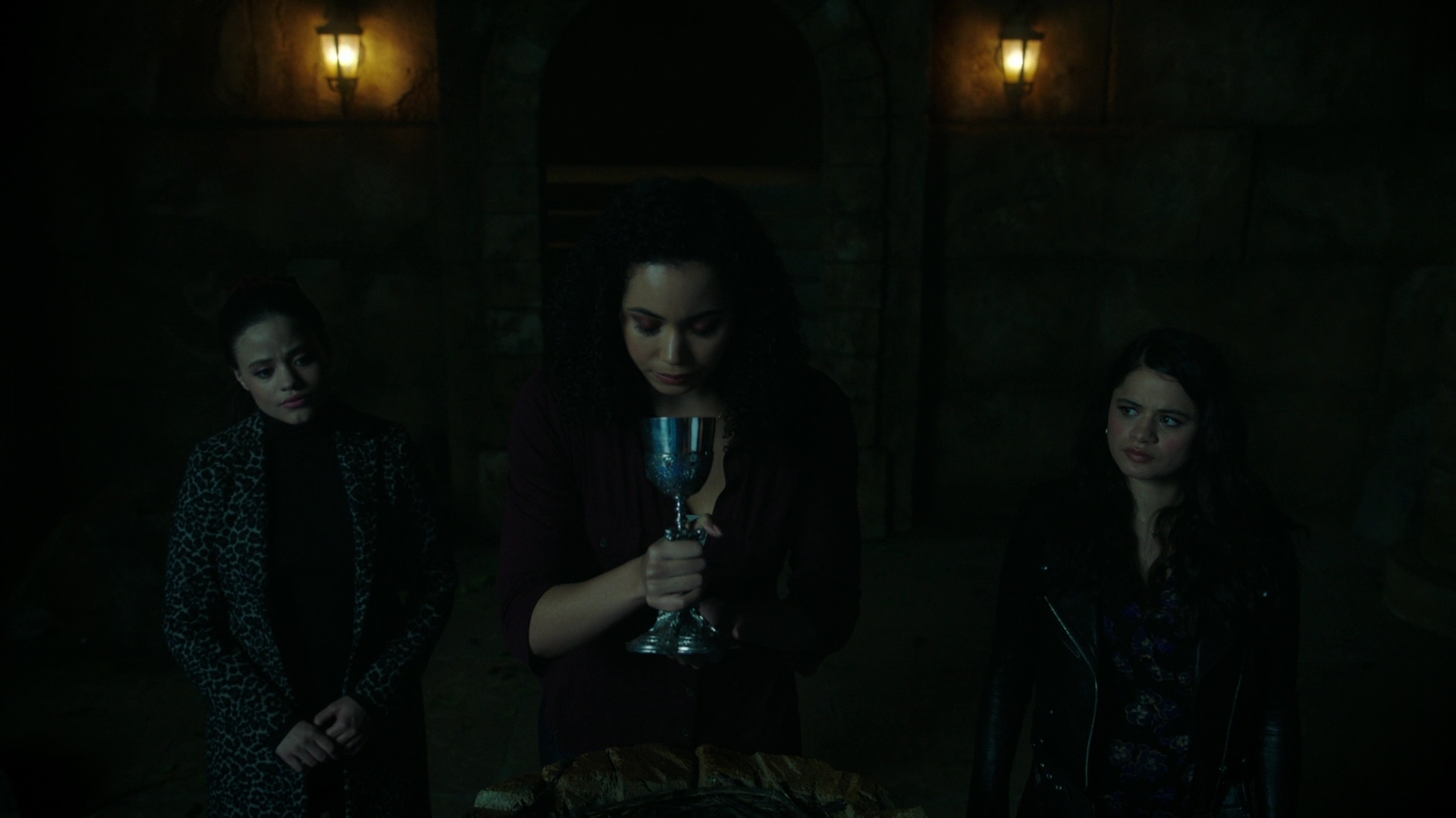 Charmed-Online-dot-nl-Charmed2x13BreakingTheCycle2217.jpg