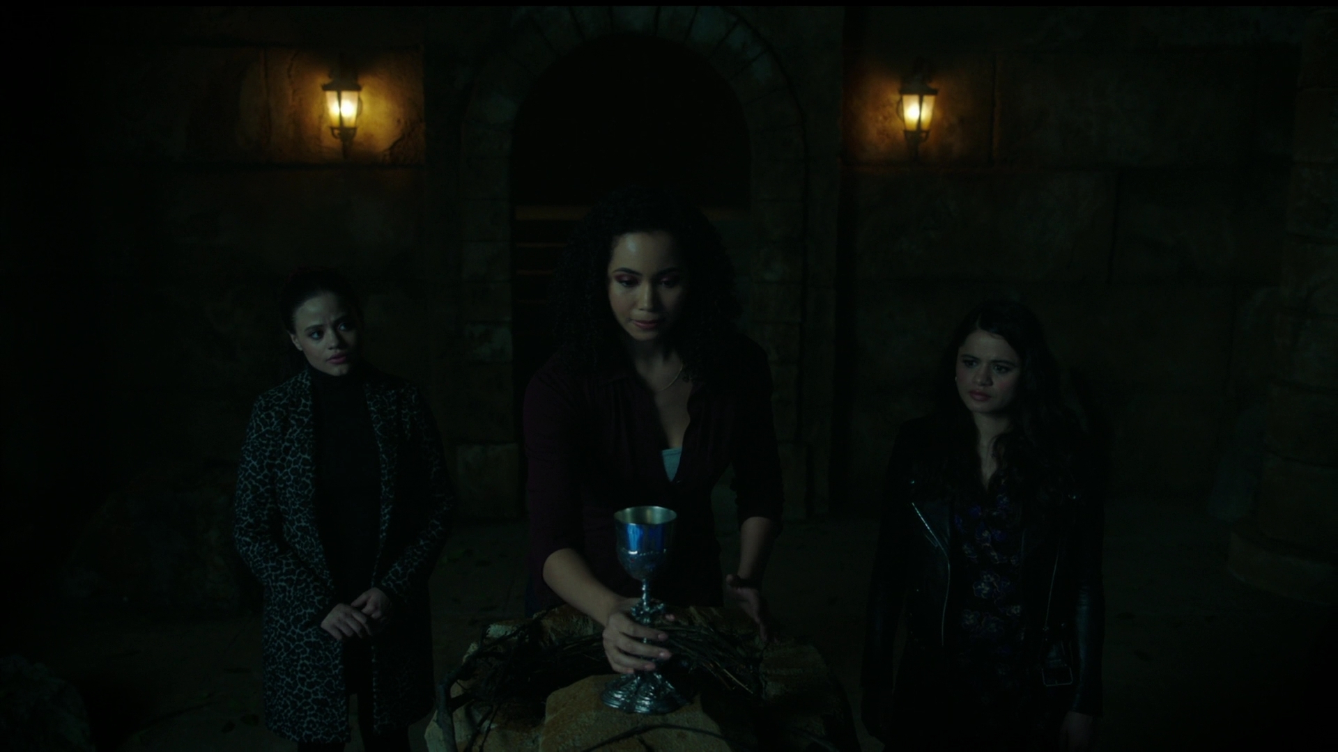 Charmed-Online-dot-nl-Charmed2x13BreakingTheCycle2223.jpg