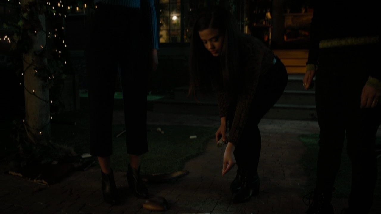 Charmed-Online-dot-nl-Charmed-2x14SuddenDeath0121.jpg