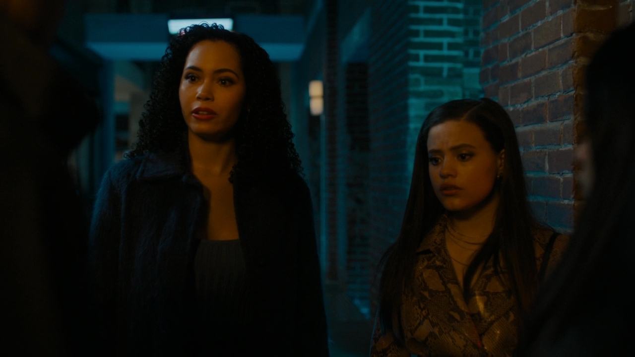 Charmed-Online-dot-nl-Charmed-2x14SuddenDeath0249.jpg Charmed-Online-dot-nl-Charmed-2x14SuddenDeath0249.jpg