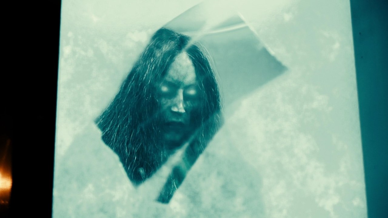 Charmed-Online-dot-nl-Charmed-2x14SuddenDeath0376.jpg Charmed-Online-dot-nl-Charmed-2x14SuddenDeath0376.jpg