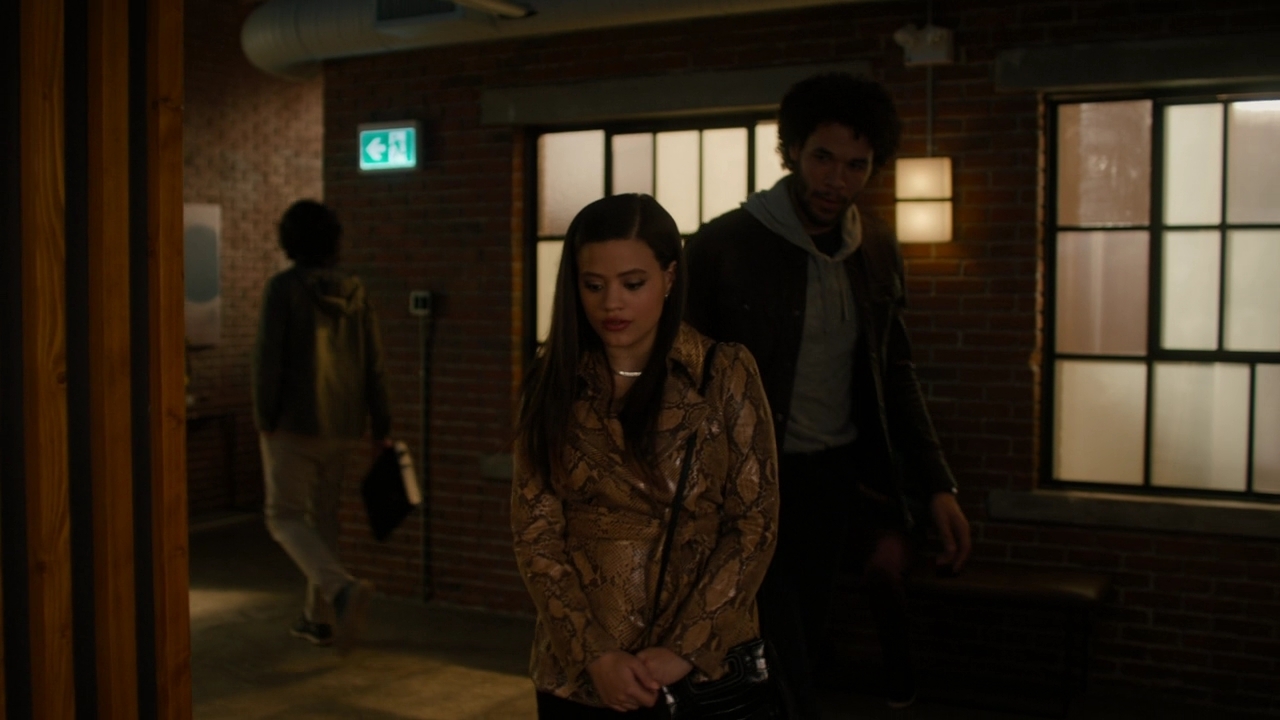 Charmed-Online-dot-nl-Charmed-2x14SuddenDeath1951.jpg Charmed-Online-dot-nl-Charmed-2x14SuddenDeath1951.jpg