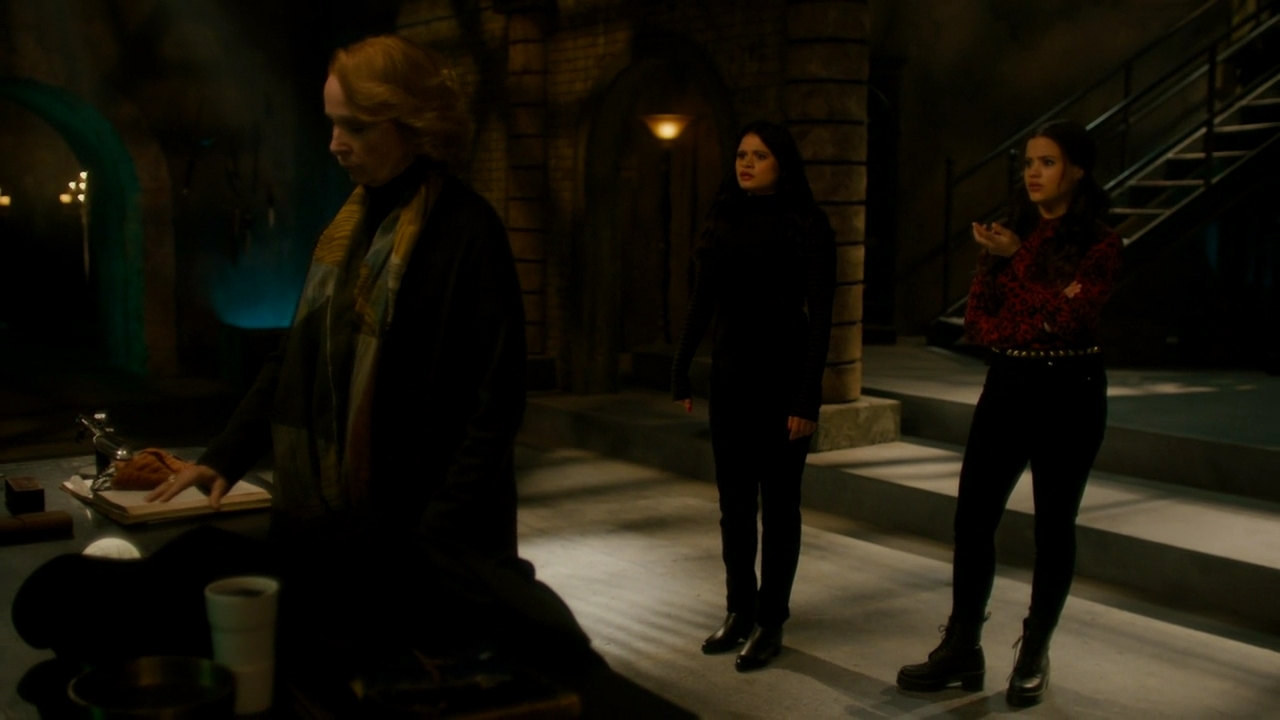 Charmed-Online-dot-nl_Charmed2x15ThirdTimesTheCharm0570.jpg