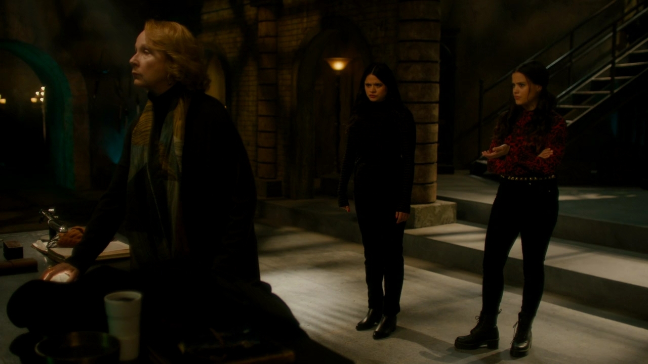 Charmed-Online-dot-nl_Charmed2x15ThirdTimesTheCharm0572.jpg