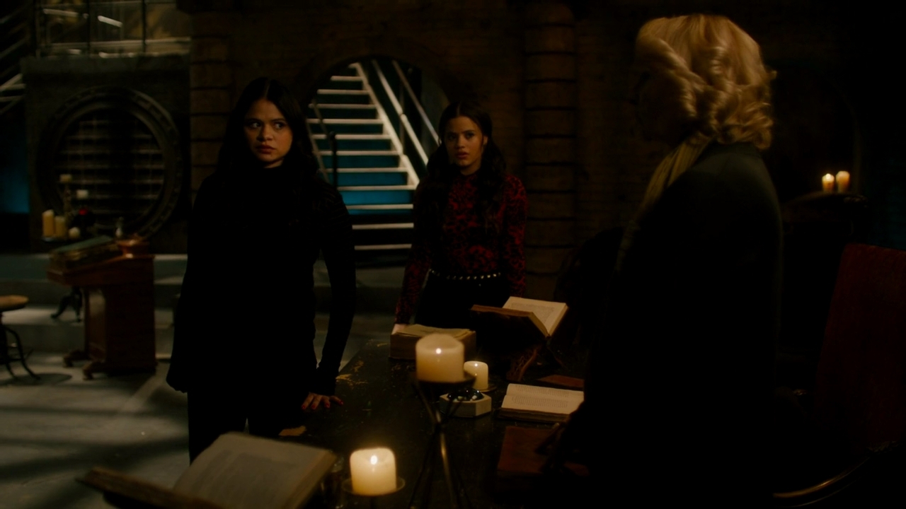 Charmed-Online-dot-nl_Charmed2x15ThirdTimesTheCharm0642.jpg