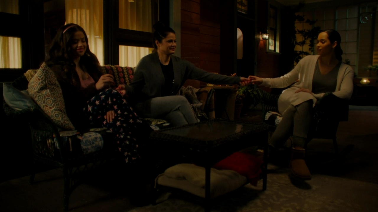 Charmed-Online-dot-nl_Charmed2x15ThirdTimesTheCharm2223.jpg Charmed-Online-dot-nl_Charmed2x15ThirdTimesTheCharm2223.jpg