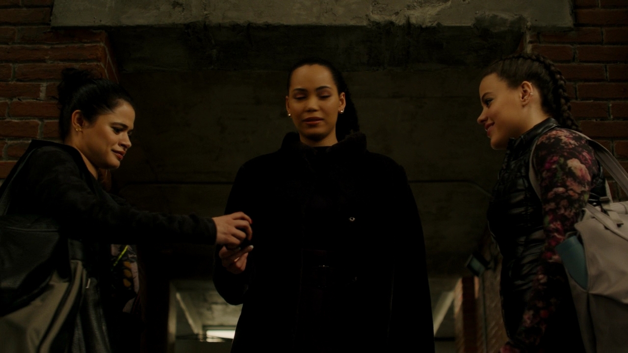 Charmed-Online-dot-nl_Charmed2x16TheEnemyOfMyFrenemy0344.jpg