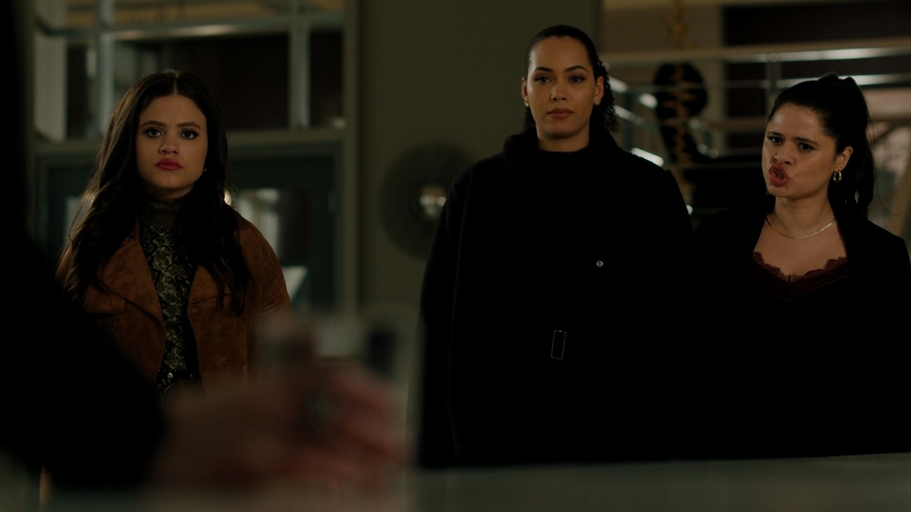 Charmed-Online-dot-nl_Charmed2x16TheEnemyOfMyFrenemy0736.jpg