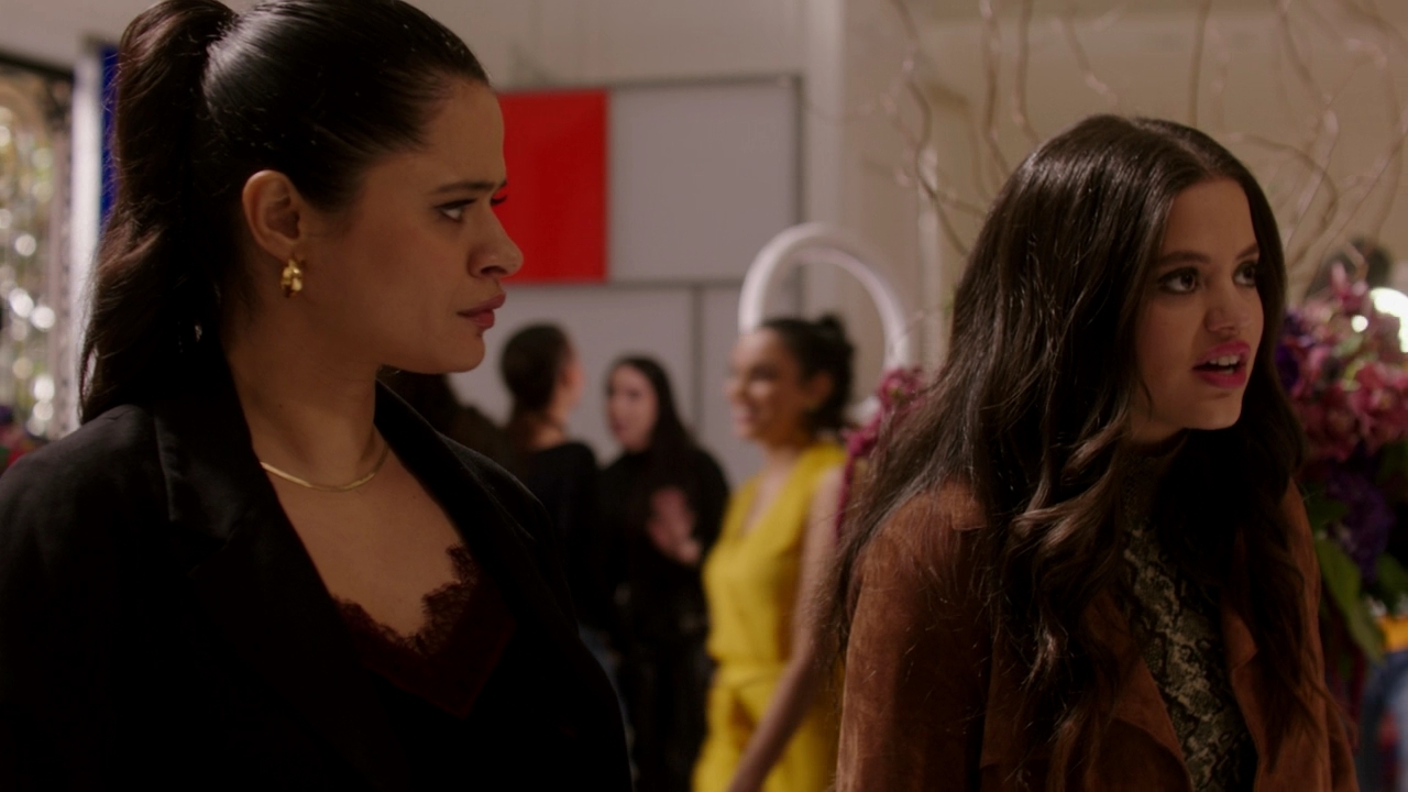 Charmed-Online-dot-nl_Charmed2x16TheEnemyOfMyFrenemy0977.jpg