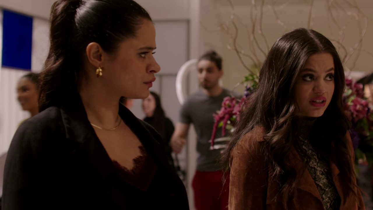Charmed-Online-dot-nl_Charmed2x16TheEnemyOfMyFrenemy0978.jpg