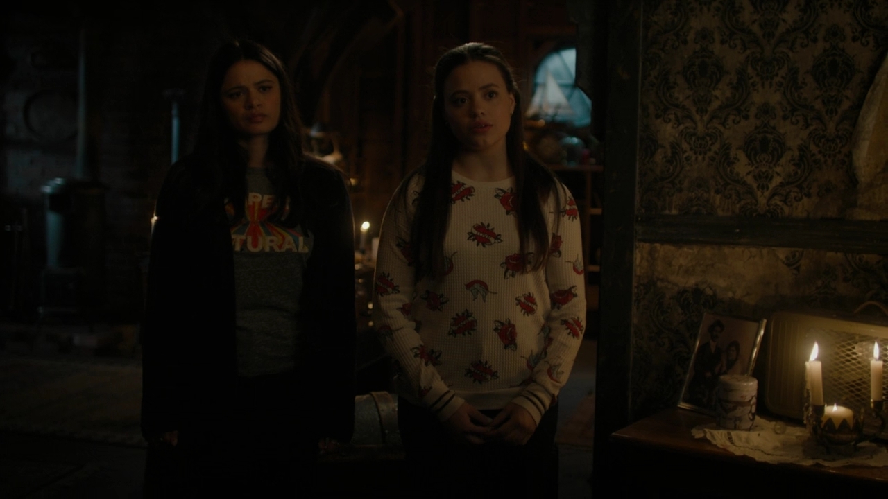 Charmed-Online-dot-nl_Charmed2x18DontLookBackInAnger2101.jpg Charmed-Online-dot-nl_Charmed2x18DontLookBackInAnger2101.jpg