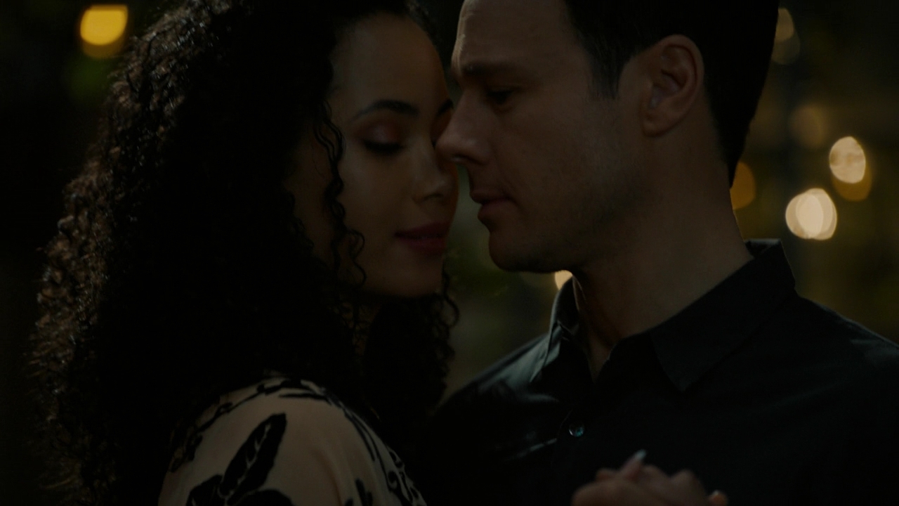 Charmed-Online-dot-nl_Charmed2x18DontLookBackInAnger2410.jpg