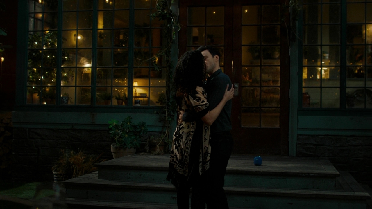 Charmed-Online-dot-nl_Charmed2x18DontLookBackInAnger2430.jpg