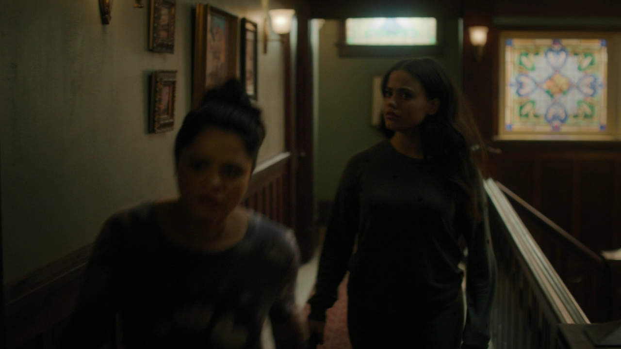 Charmed-Online-dot-nl_Charmed2x19UnsafeSpace0092.png