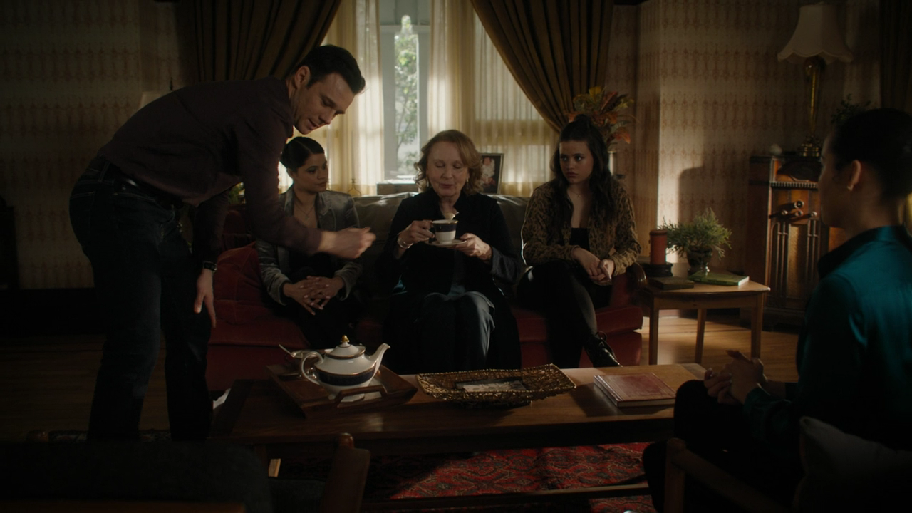 Charmed-Online-dot-nl_Charmed2x19UnsafeSpace0343.png