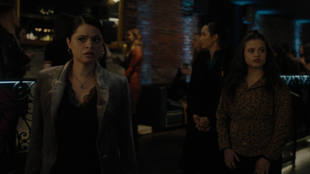 Charmed-Online-dot-nl_Charmed2x19UnsafeSpace0583.png