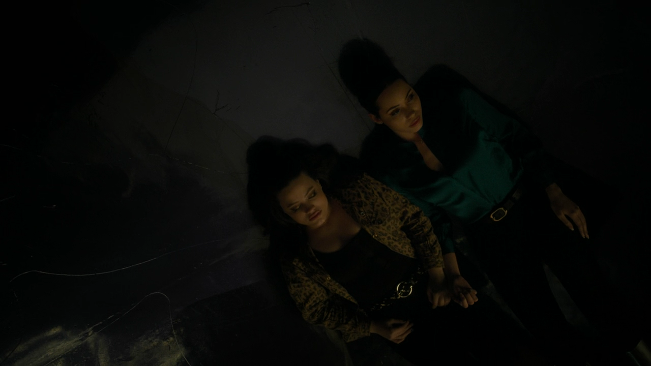 Charmed-Online-dot-nl_Charmed2x19UnsafeSpace1850.png Charmed-Online-dot-nl_Charmed2x19UnsafeSpace1850.png