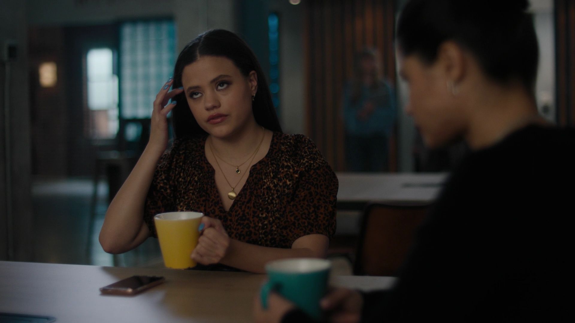 Charmed-Online-dot-nl_Charmed2x02SomeonesGoingToDie0401.jpg