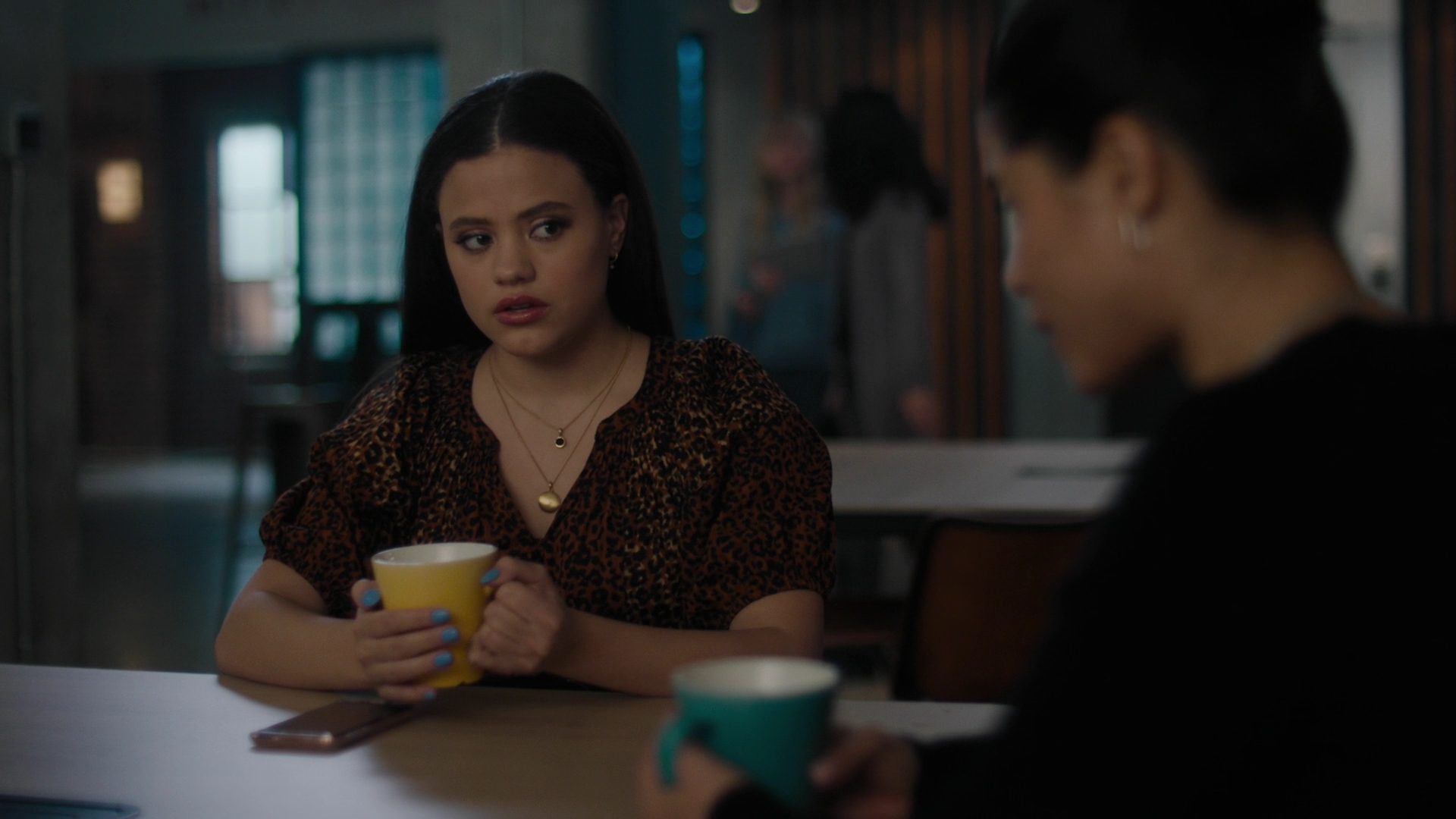 Charmed-Online-dot-nl_Charmed2x02SomeonesGoingToDie0403.jpg