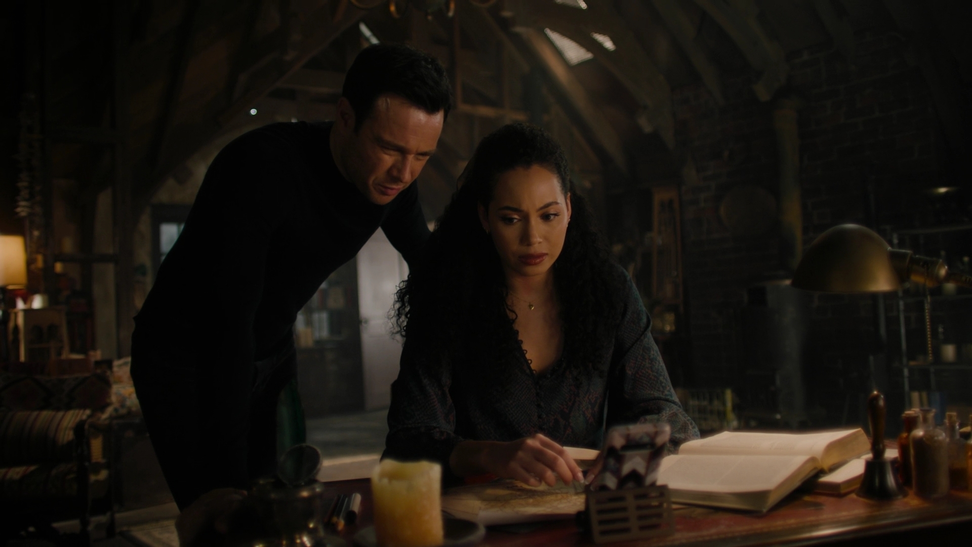Charmed-Online-dot-nl_Charmed2x02SomeonesGoingToDie0512.jpg