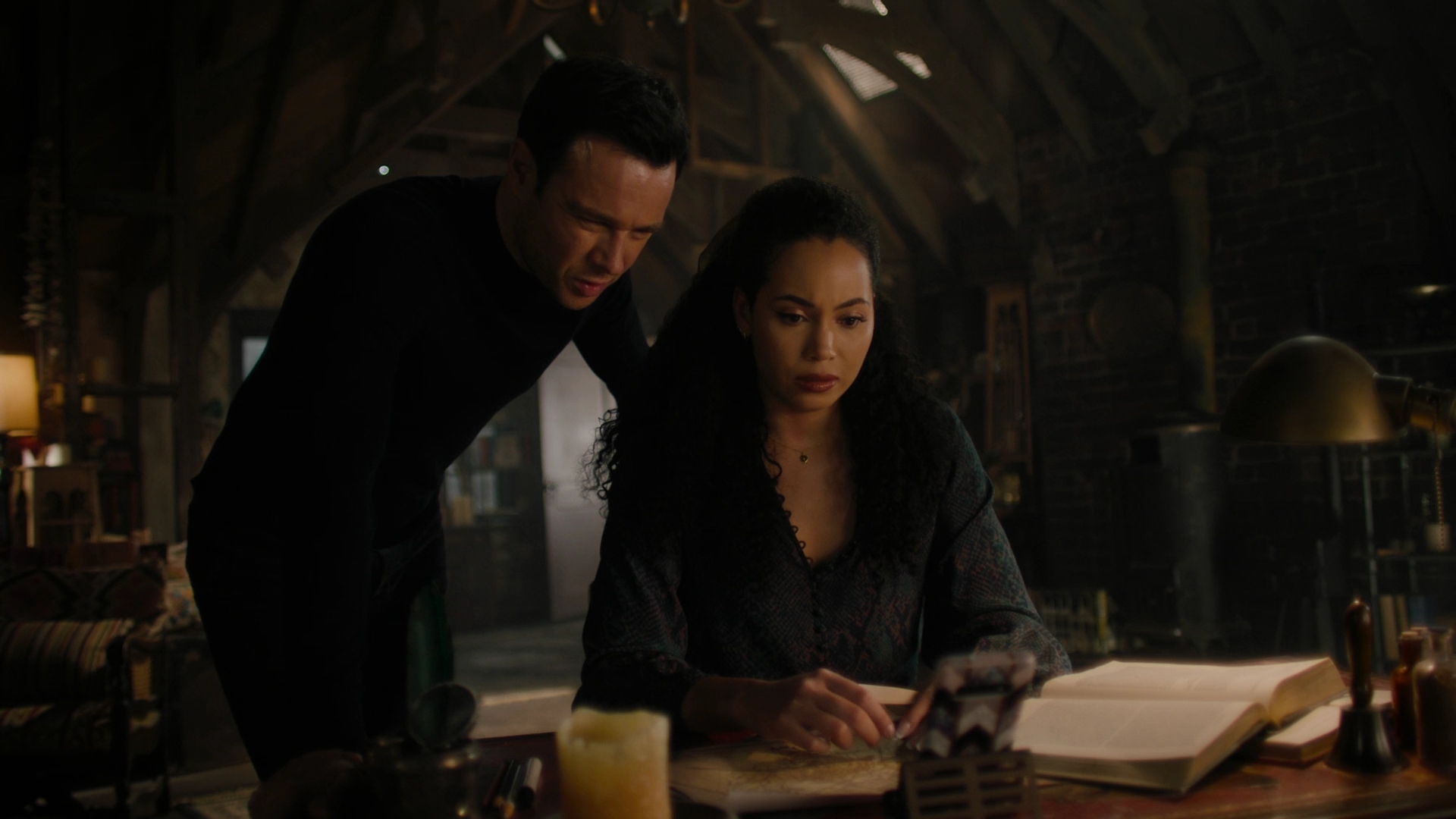 Charmed-Online-dot-nl_Charmed2x02SomeonesGoingToDie0513.jpg