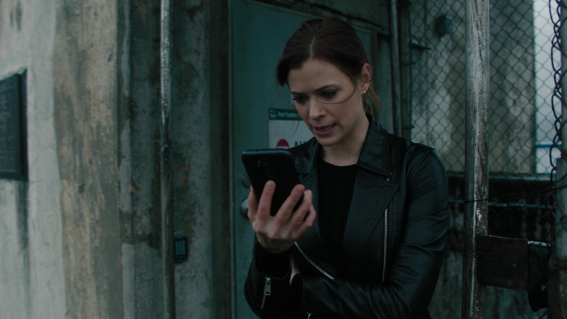 Charmed-Online-dot-nl_Charmed2x02SomeonesGoingToDie0526.jpg