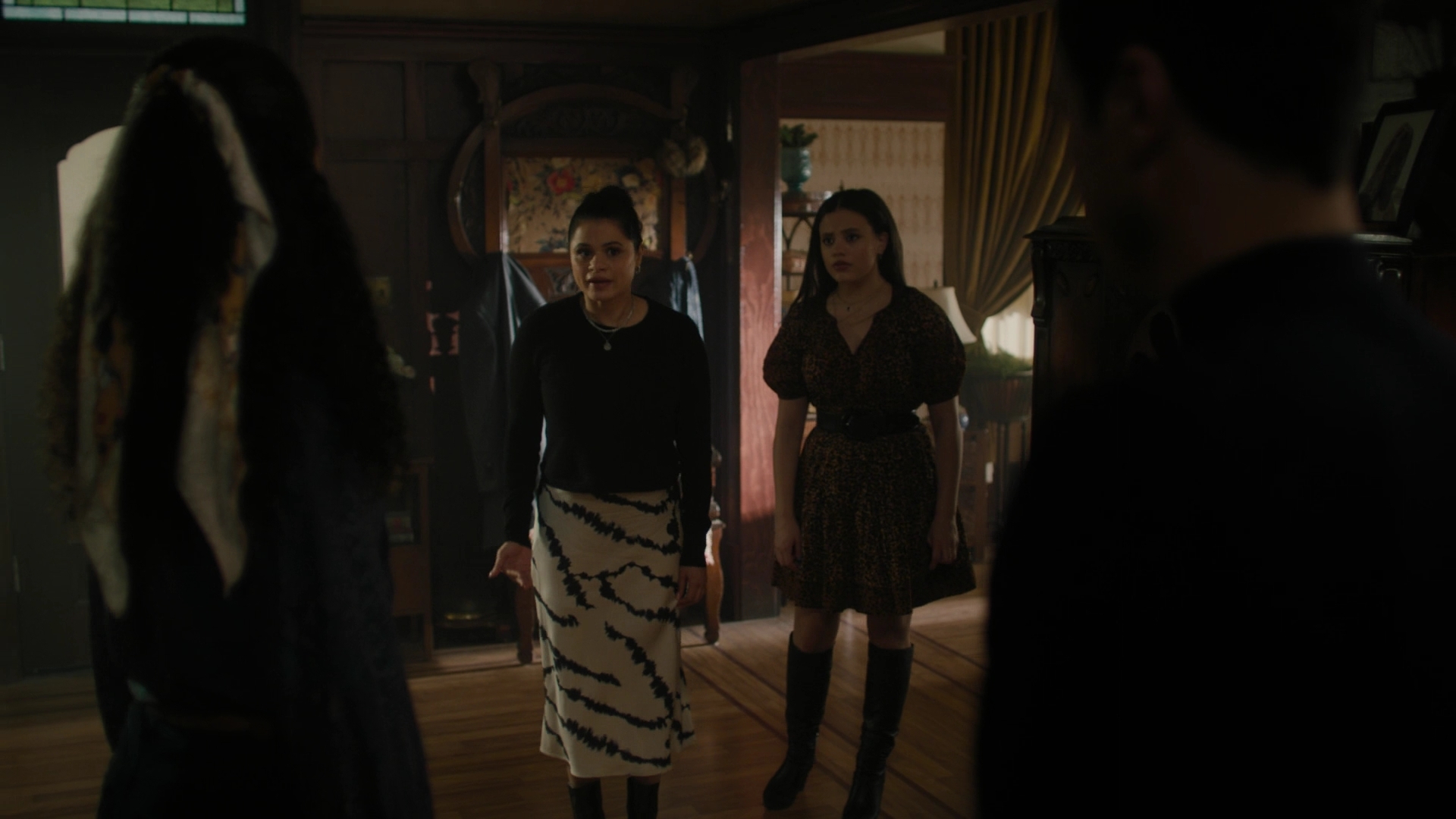 Charmed-Online-dot-nl_Charmed2x02SomeonesGoingToDie0662.jpg