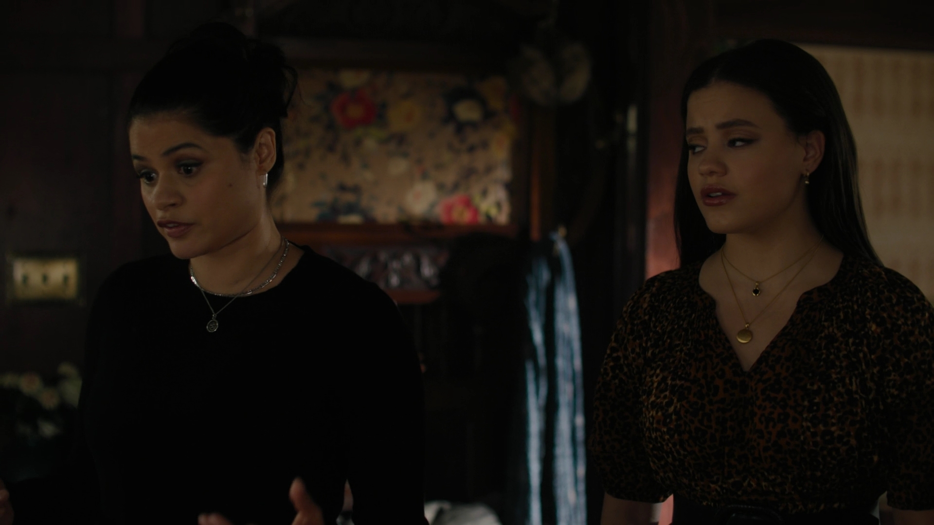 Charmed-Online-dot-nl_Charmed2x02SomeonesGoingToDie0685.jpg