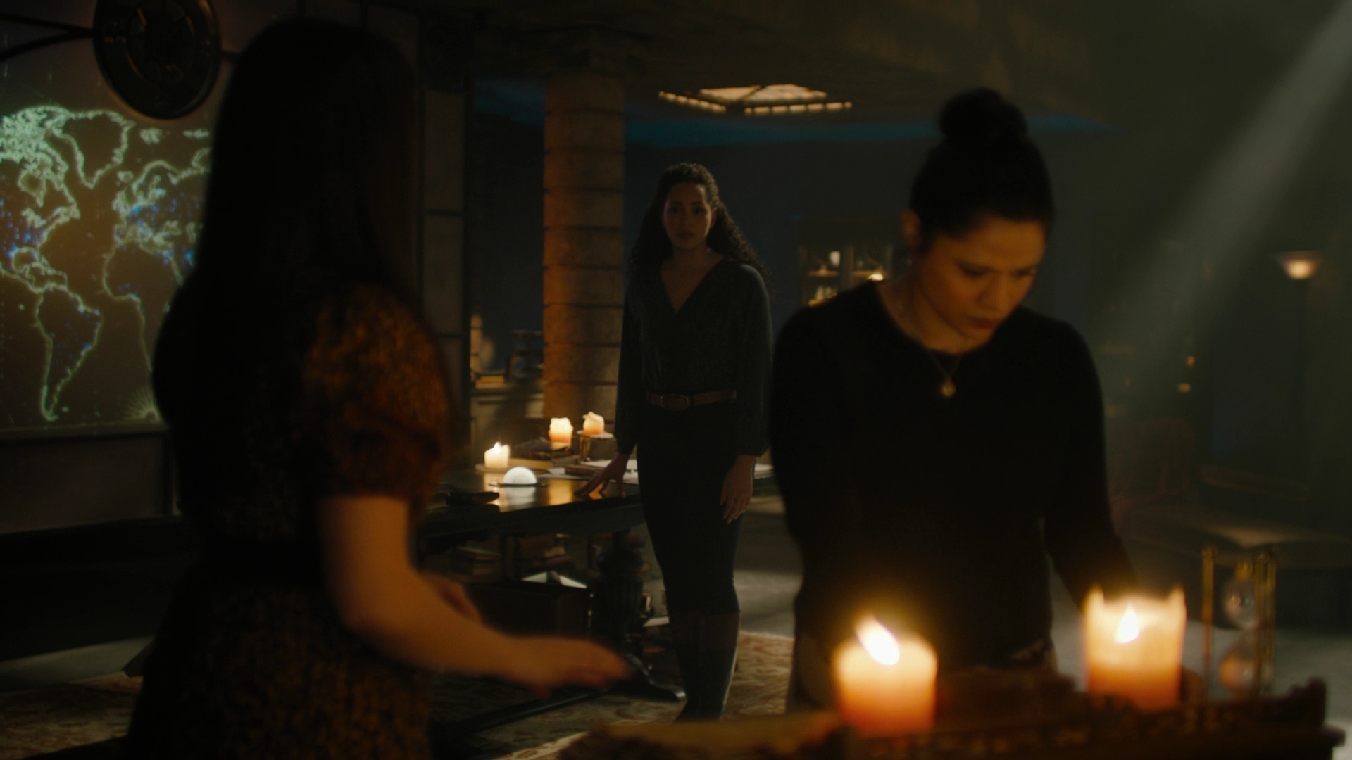 Charmed-Online-dot-nl_Charmed2x02SomeonesGoingToDie0846.jpg