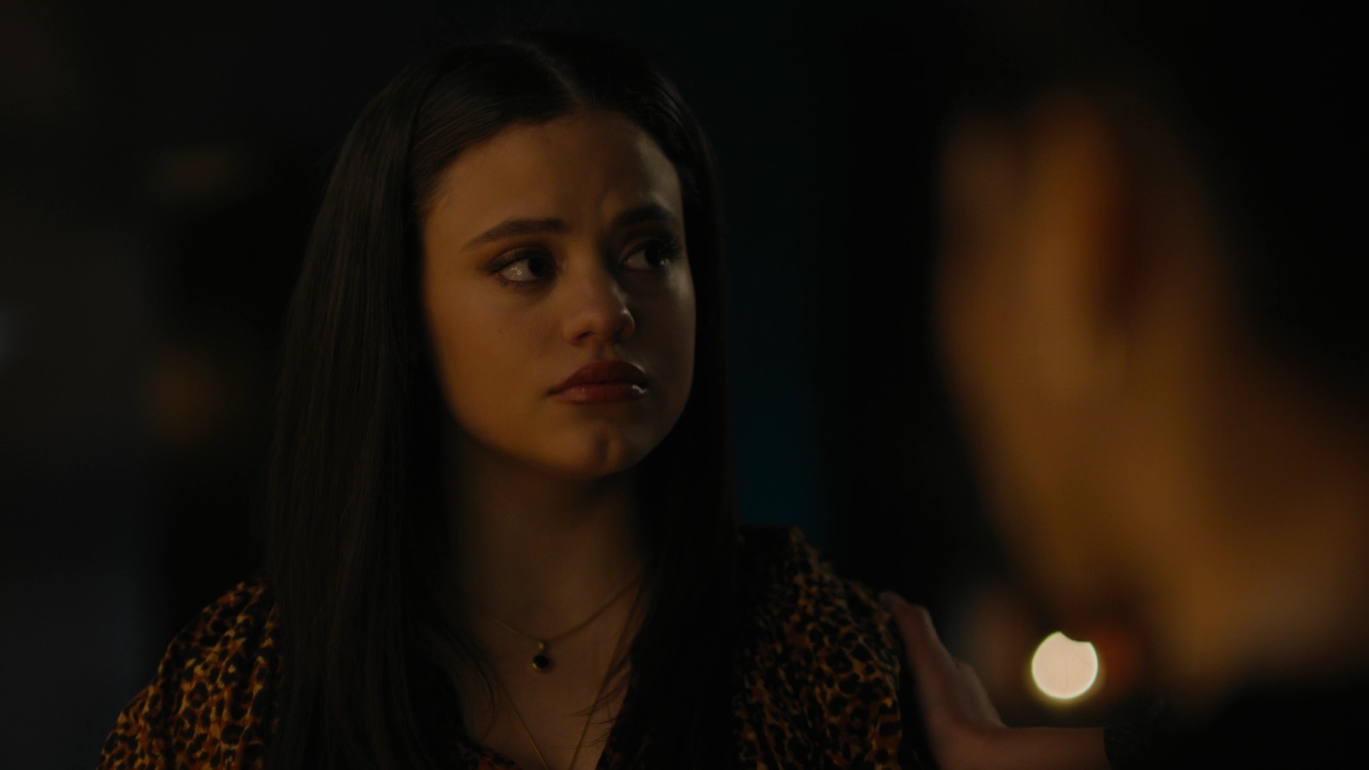 Charmed-Online-dot-nl_Charmed2x02SomeonesGoingToDie0919.jpg