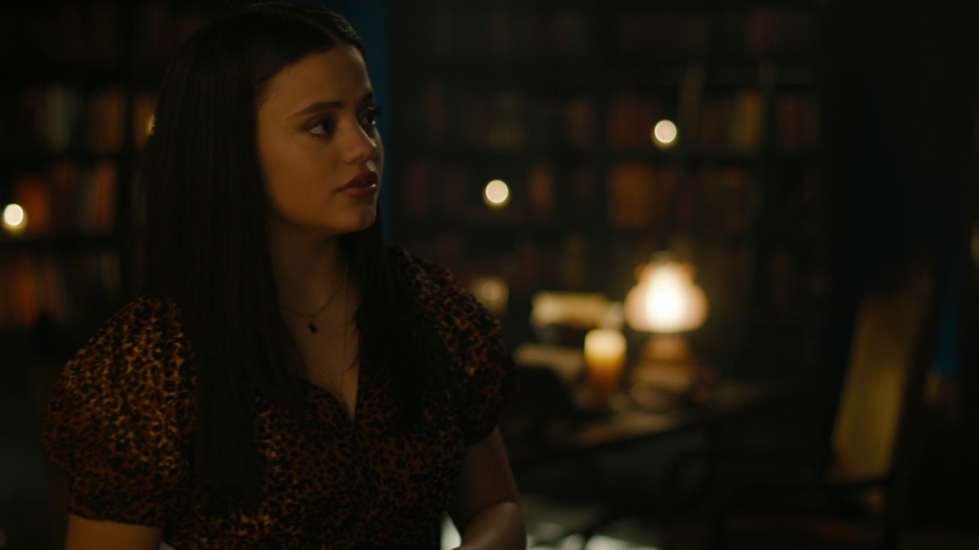 Charmed-Online-dot-nl_Charmed2x02SomeonesGoingToDie0924.jpg