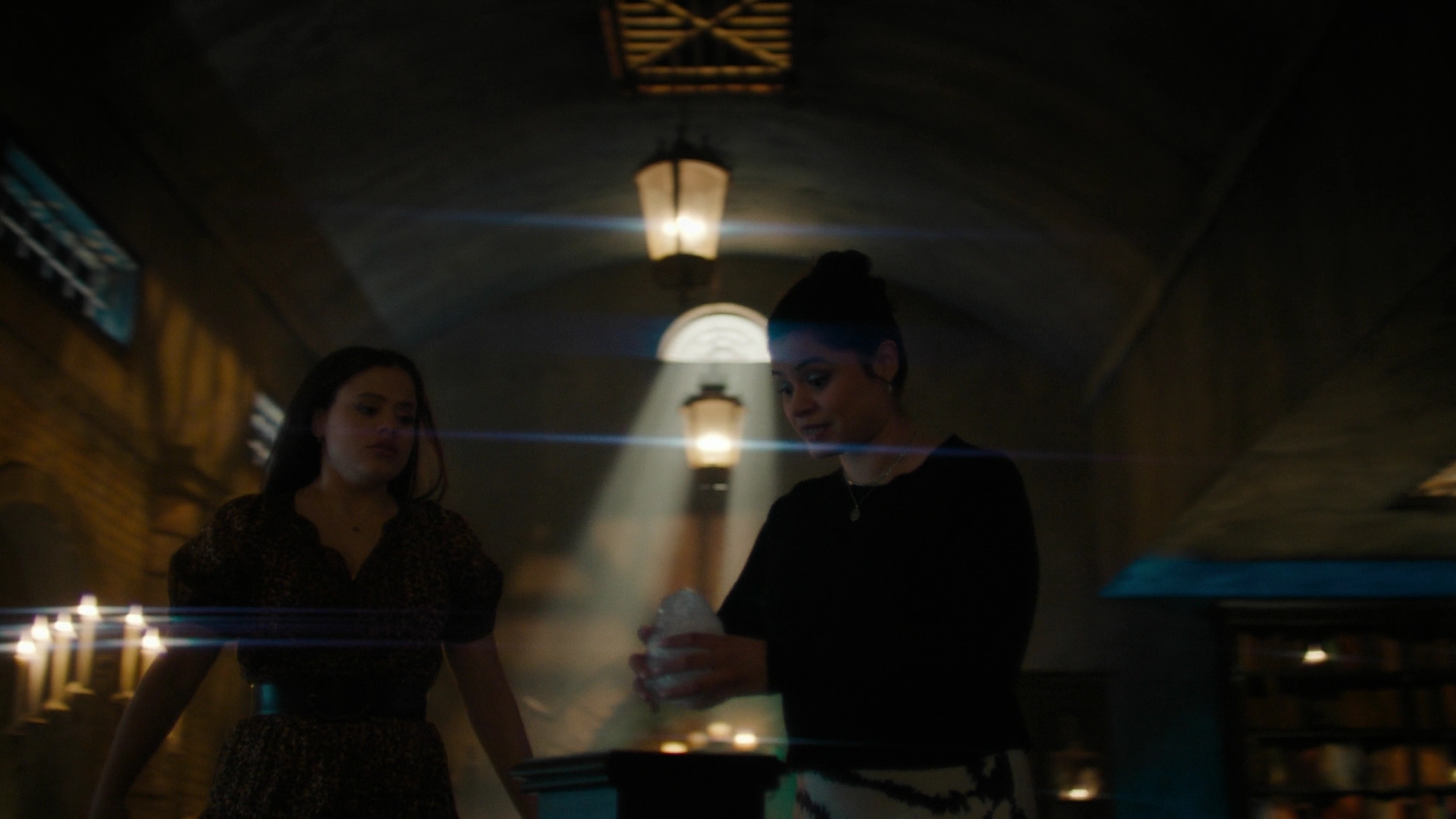Charmed-Online-dot-nl_Charmed2x02SomeonesGoingToDie1288.jpg