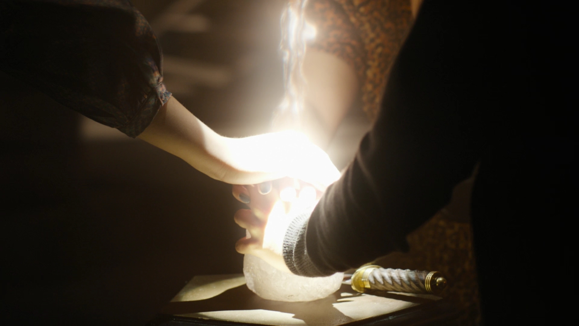 Charmed-Online-dot-nl_Charmed2x02SomeonesGoingToDie1329.jpg