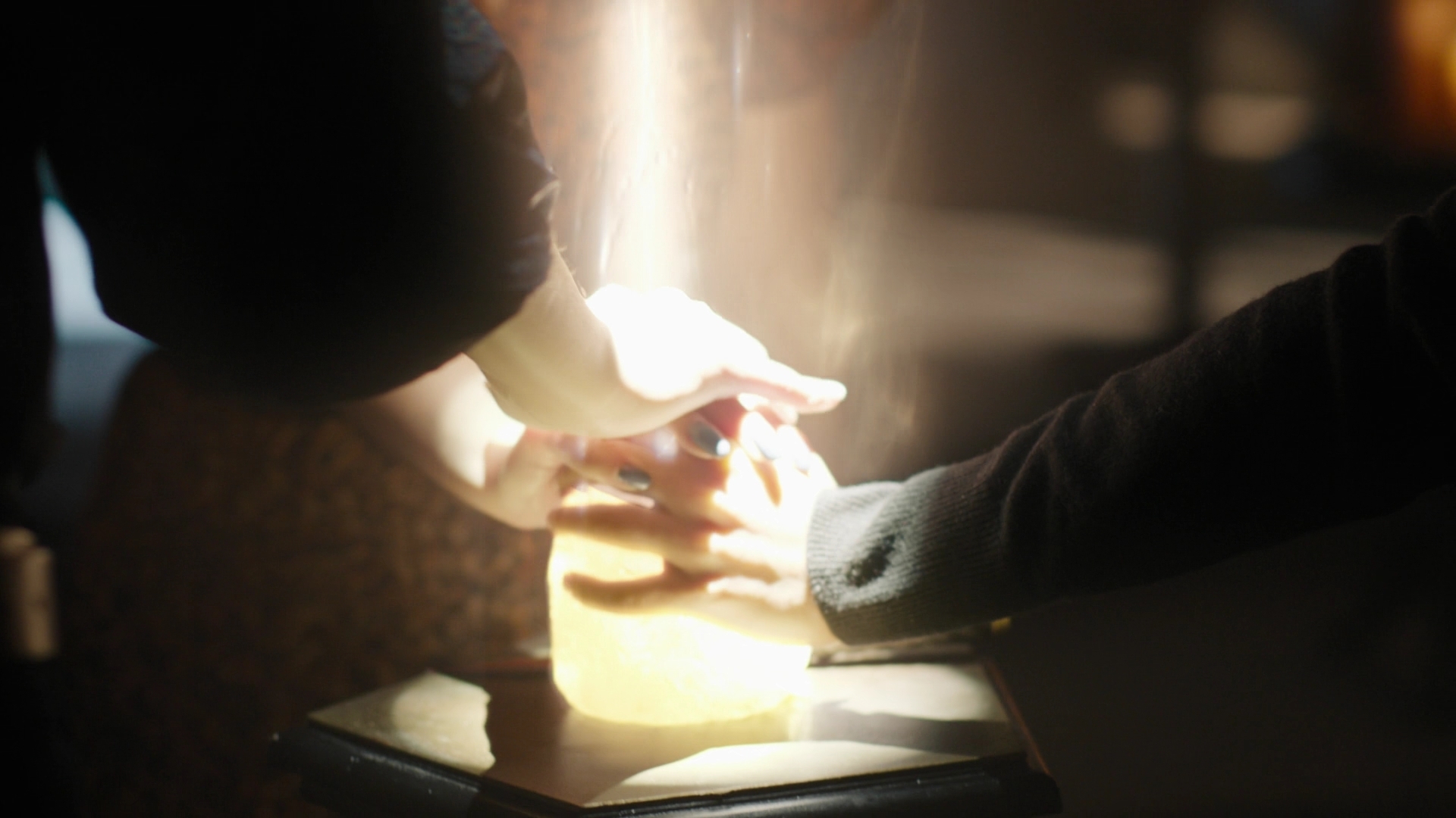 Charmed-Online-dot-nl_Charmed2x02SomeonesGoingToDie1371.jpg