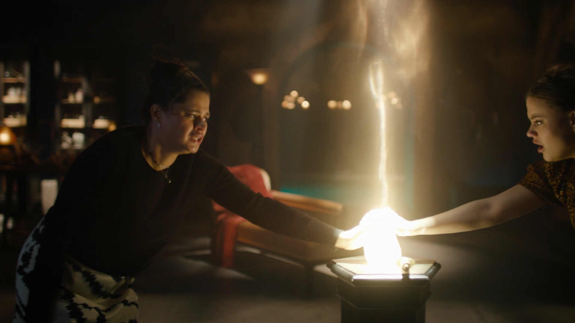 Charmed-Online-dot-nl_Charmed2x02SomeonesGoingToDie1527.jpg