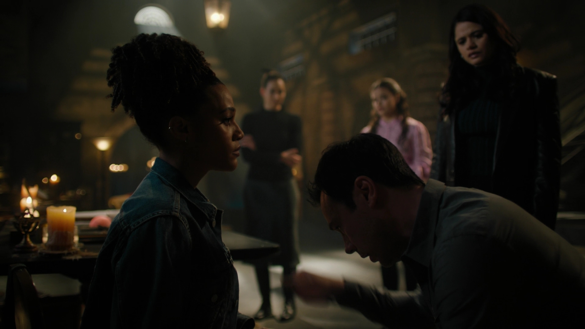 Charmed-Online-dot-nl_Charmed2x02SomeonesGoingToDie2125.jpg