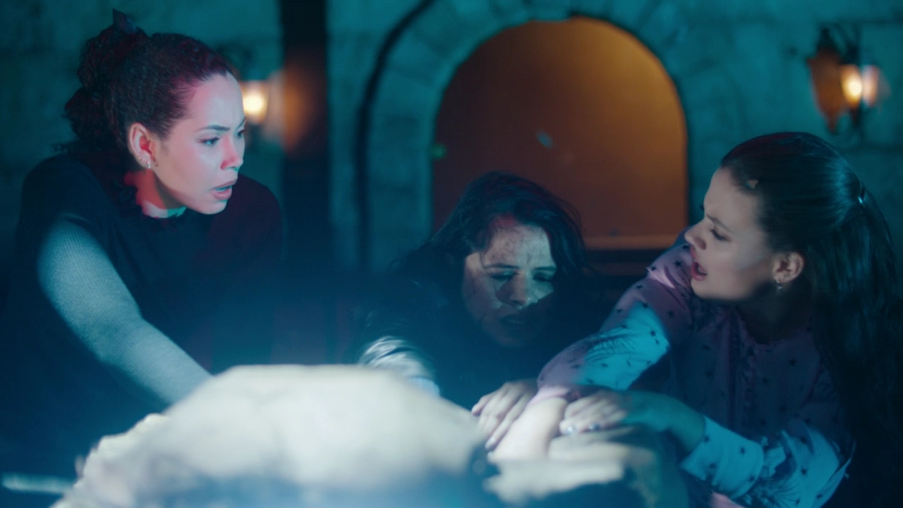 Charmed-Online-dot-nl_Charmed3x03Triage2042.jpg
