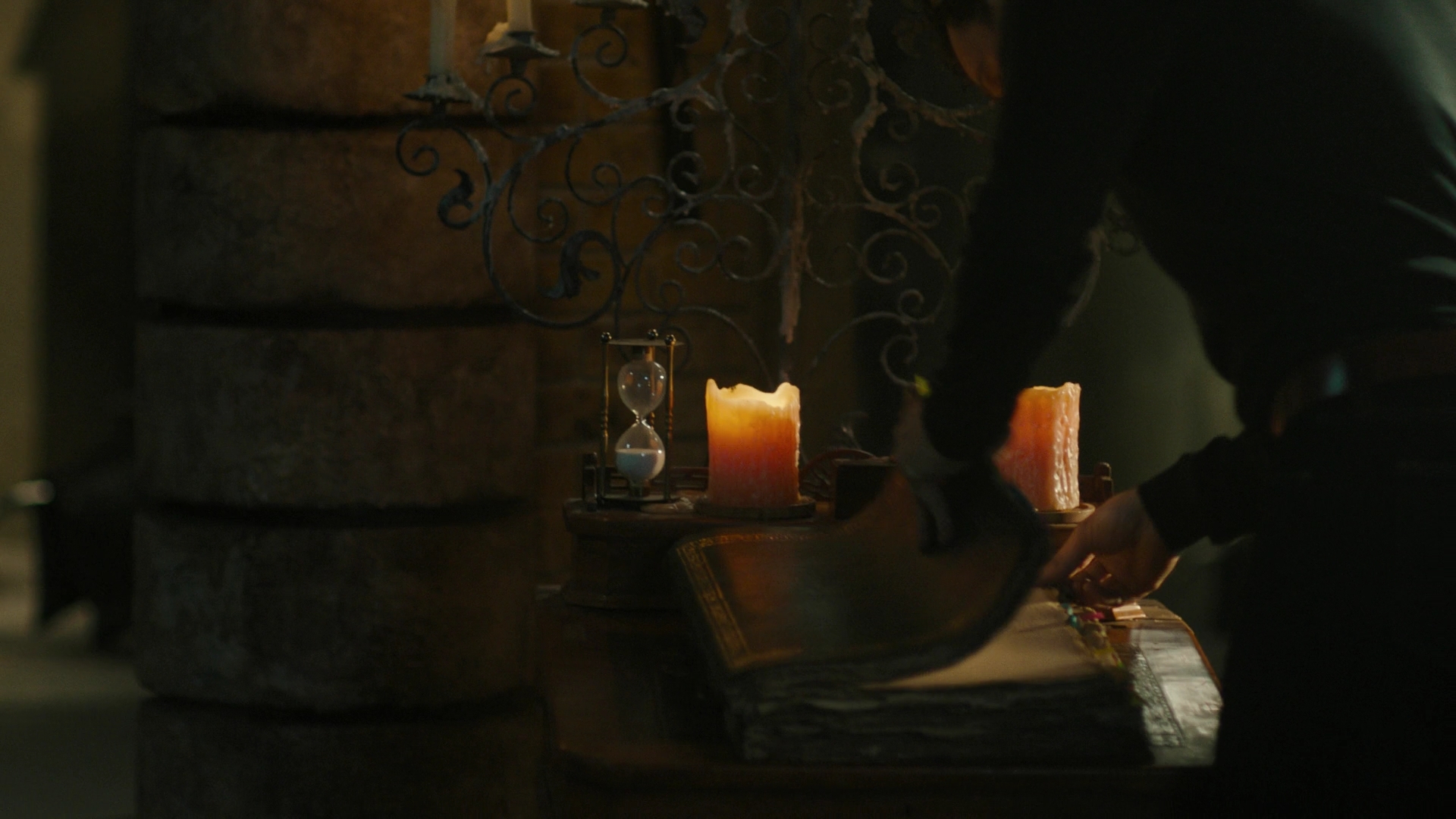 Charmed-Online-dot-nl_Charmed3x04YouCantTouchThis1179.jpg